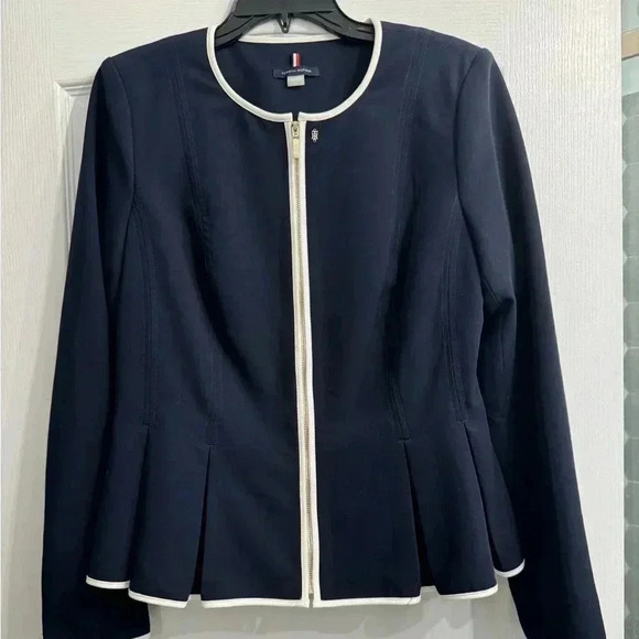 Tommy Hilfiger exquisite vest NWT. Ptp 18” shoulder to hem 23” - Picture 1 of 6